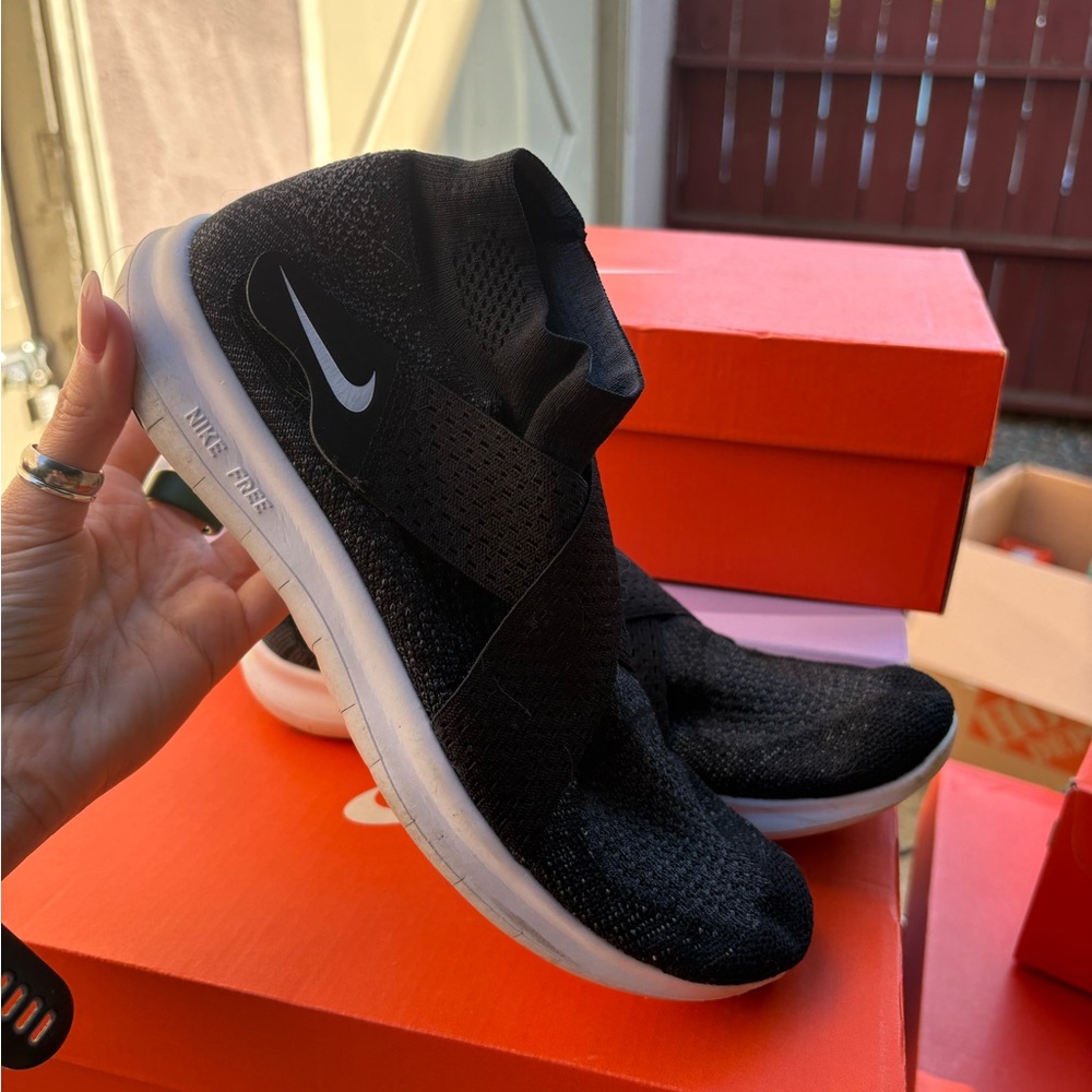 Nike Free RN Motion Flyknit 2017 'Black' - Picture 2 of 4